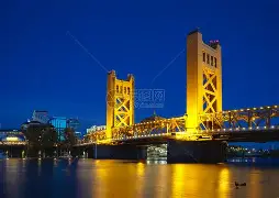 米兰体育平台-关于萨克拉门托国王训练开放日，赛前远射贴柱引欢呼，欧篮联在即，团队化学反应显著的信息