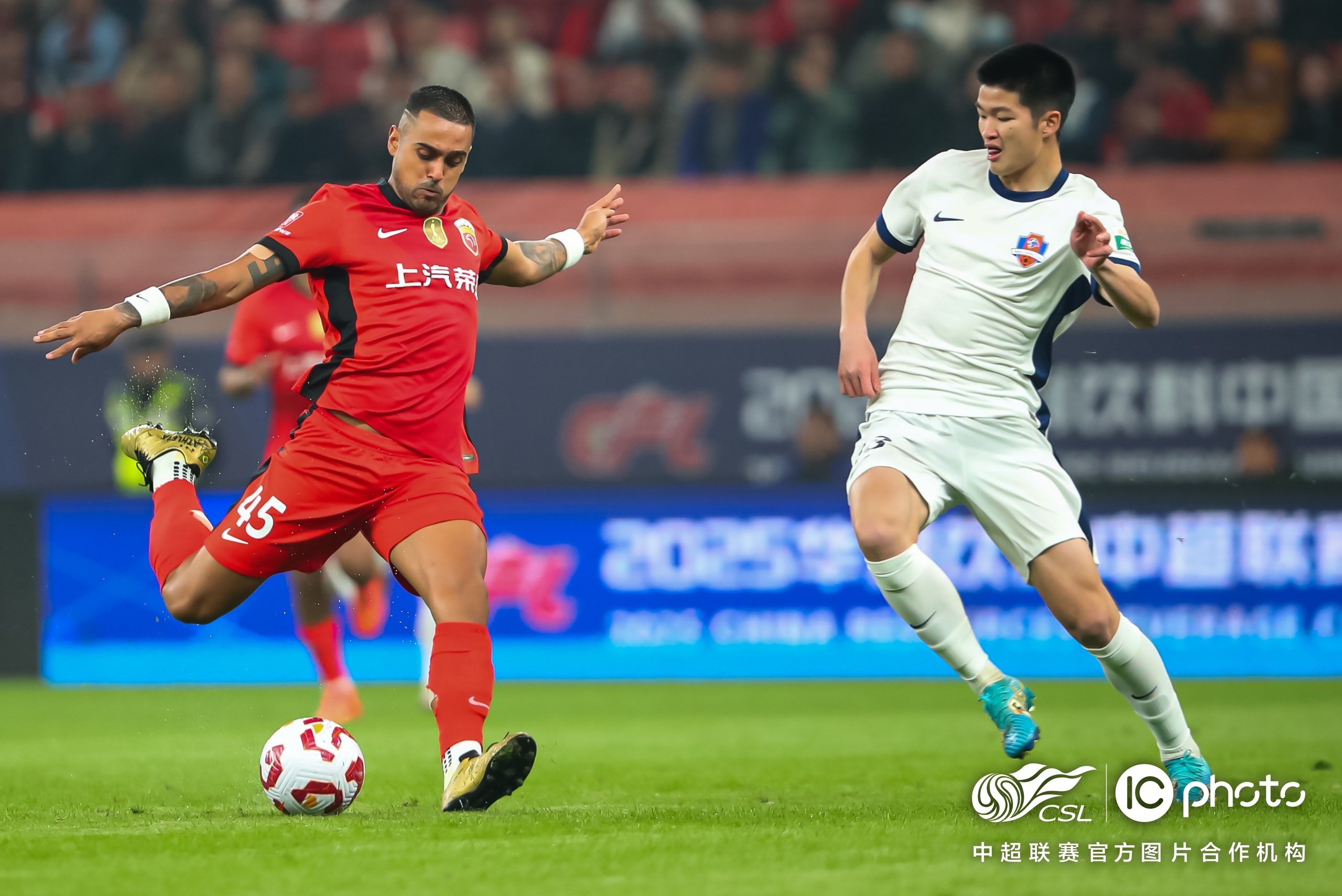 米兰体育网址入口-赛地聚焦：葡超关键时刻热度飙升，山东男篮主帅复盘，底气十足，身体对抗强度拉满的简单介绍